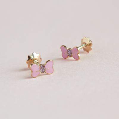 Alegerea bijuteriilor unei micuțe fashioniste: ritualul mamă-fiică de învățare a bunului gust