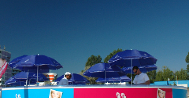 Intra in Cercul Fetelor Destepte pe plaja Kudos din Mamaia!