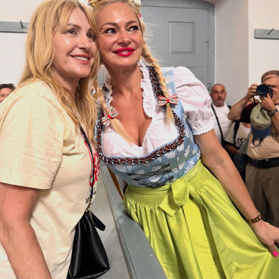 Andreea Marin, Nadia Comăneci și Kira Hagi, întâlnire specială în Transilvania. Cele trei au fost prezente la ritualul nunții sa