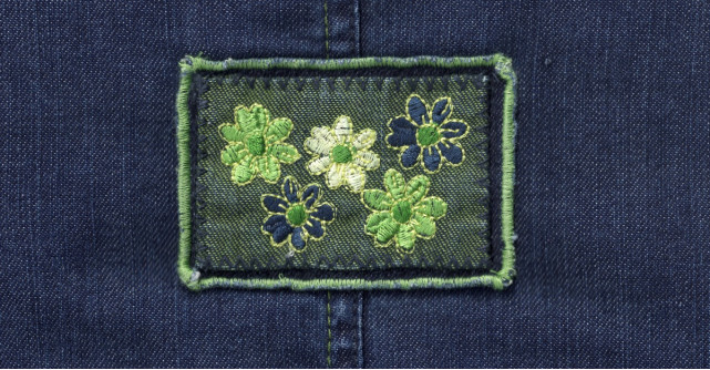 Trend alert: blugi cu broderie si alte aplicatii