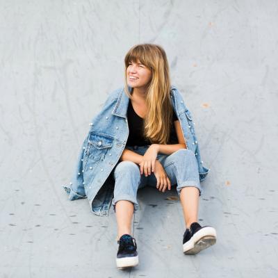 Geci de blugi lungi: cele mai cool piese oversize toamna asta