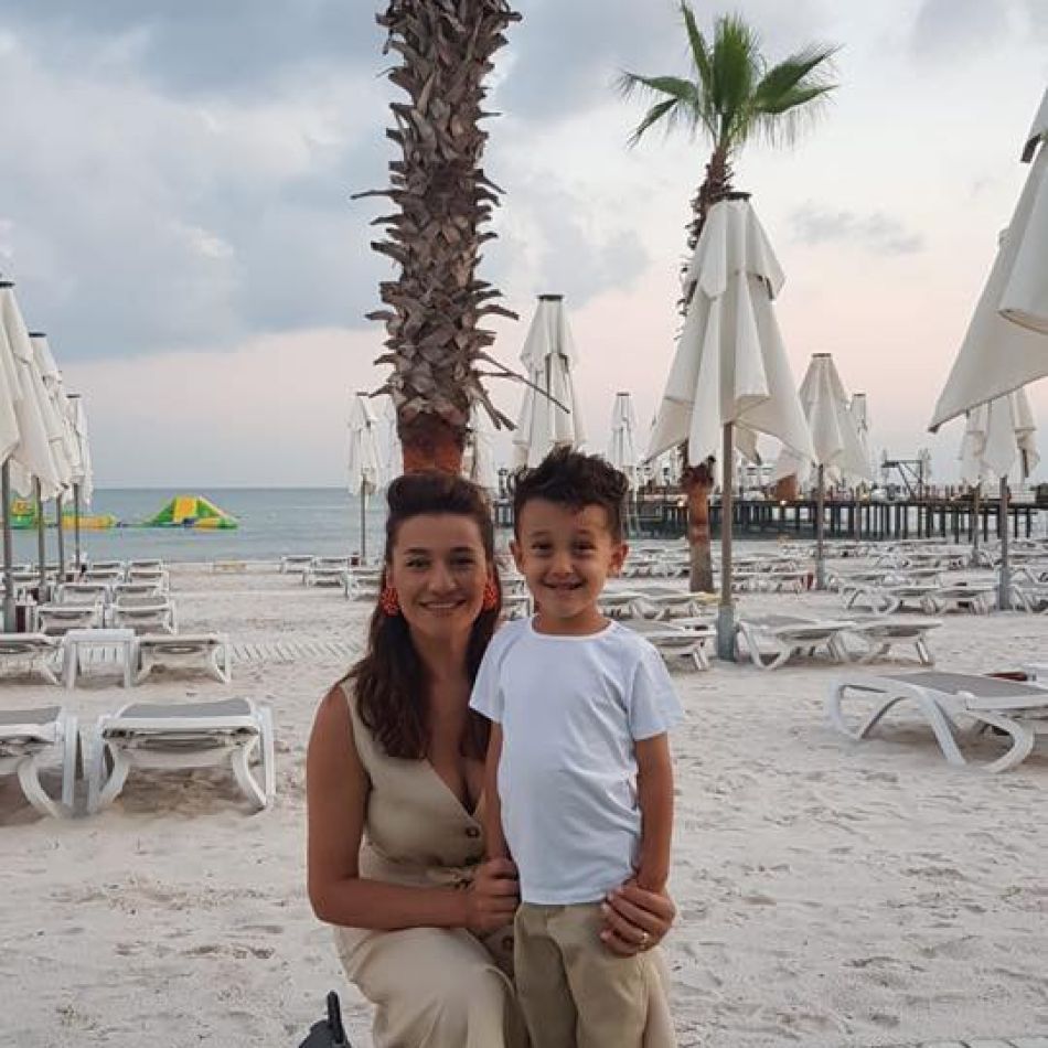 Claudia Pătrășcanu, internată în spital, în vacanță! Cu ce probleme s-a confruntat artista?