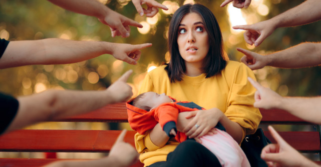 Despre internet si presiunea de a fi mame perfecte