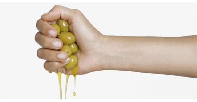 Ce se intampla daca masati palmele cu ulei de masline