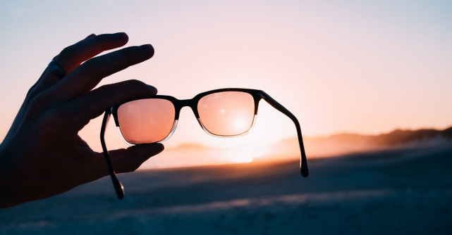 6 sfaturi utile pentru a vă întreține ochelarii de vedere sau de soare