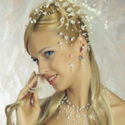 15 Bijuterii glamour pentru mirese!