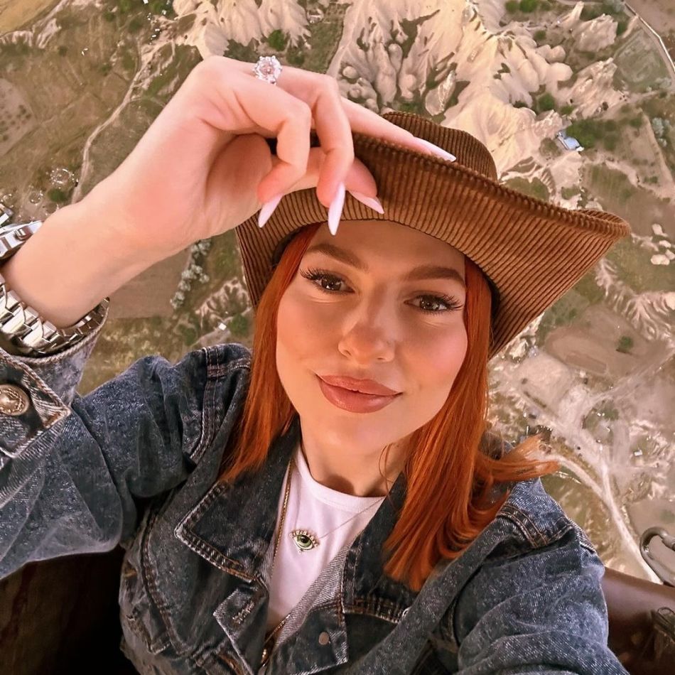 Lidia Buble, fenomene paranormale la un hotel! Ce a pățit artista în camera bântuită