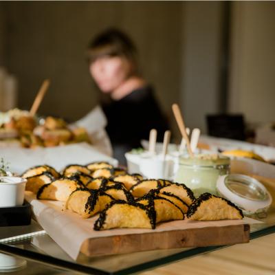 Turmeric et Cardamom,  un magazin cu meniu fusion și design Nordic