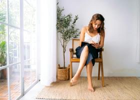 Sufocată de notificări? Totul despre trendul digital detox și cum să îți recapeți controlul asupra timpului tău