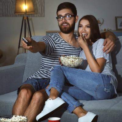 De ce nu trebuie să mâncăm în faţa televizorului?