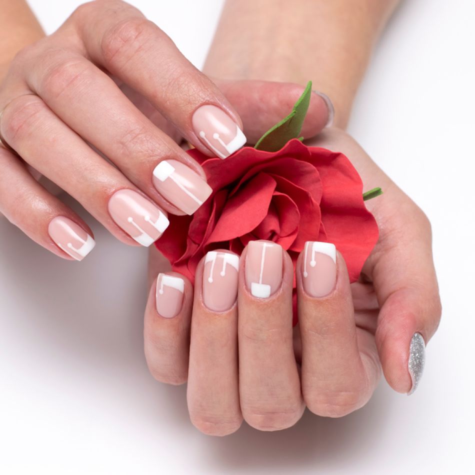 Modele de unghii simple: Eleganță minimalistă