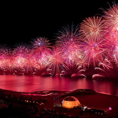 Emiratul Ras al Khaimah își spune povestea pe cer cu un spectacol uluitor de artificii și drone în noaptea de Revelion