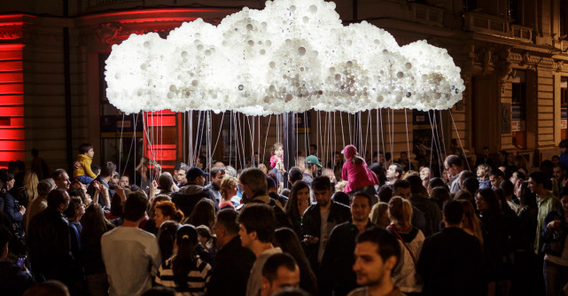 19 instalații, 6 clădiri emblematice transformate prin video mapping, 3 seri de artă și lumină pe Calea Victoriei