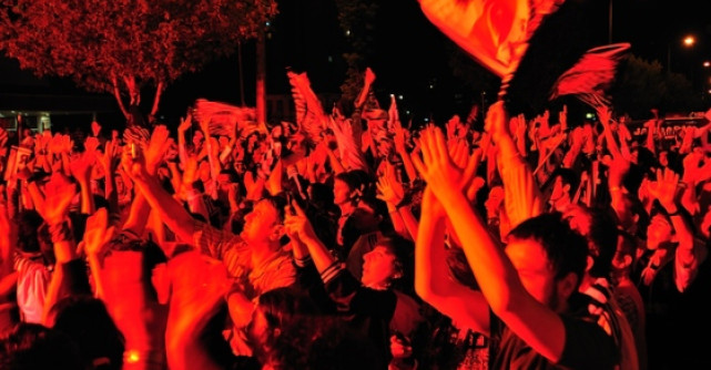 Kanye West si Justin Timberlake vin cu Stirile zilei