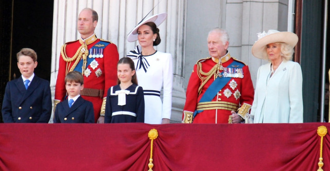 FOTO: Kate Middleton, apariție remarcabilă la Palatul Windsor. Prințesa de Wales STRĂLUCEȘTE