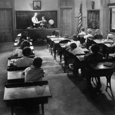  Un profesor si-a intrebat intrebat studentii daca exista Dumnezeu. Raspunsul lor?