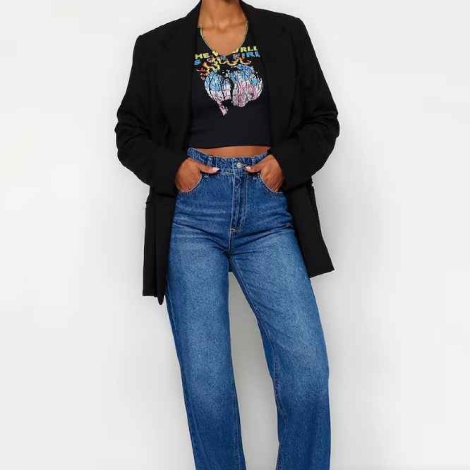 Talia înaltă revine: 20 de perechi de pantaloni pentru 2024 