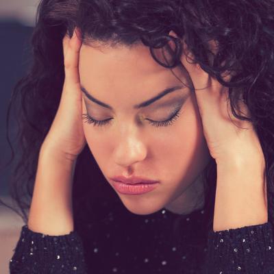 Oboseală cronică? Tot ce ar trebui să știi: de la simptome și cauze la tratament și management al energiei
