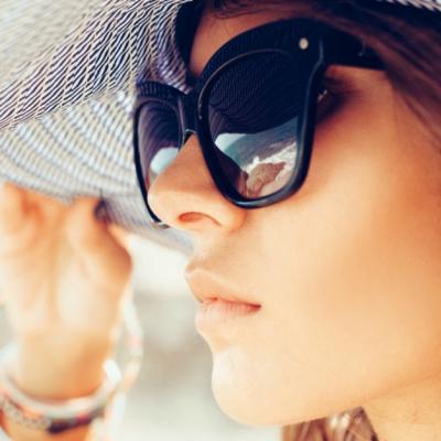 Care sunt adevaratele motive pentru care medicii recomanda ochelarii de soare