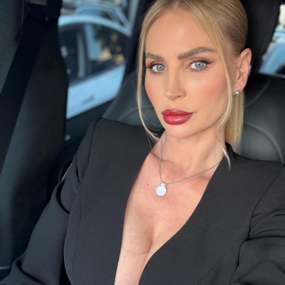 Andreea Bănică critică influencerii de parenting:Toate femeile care nasc sunt influencerițe și există multe fraiere care le cred
