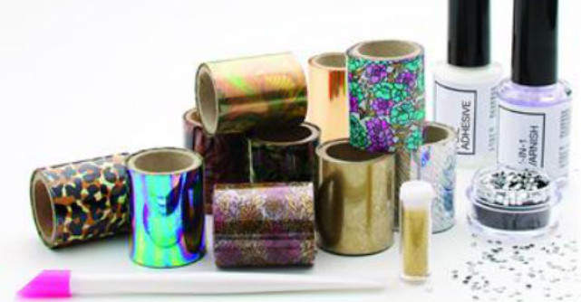 Cu ce ne intretinem singure manichiura ?