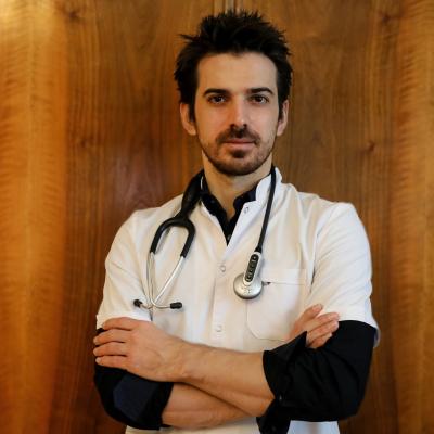 Tuncay Ozturk face angajări pentru clinica sa din București. Ce salarii oferă fostul soț al Andreei Marin