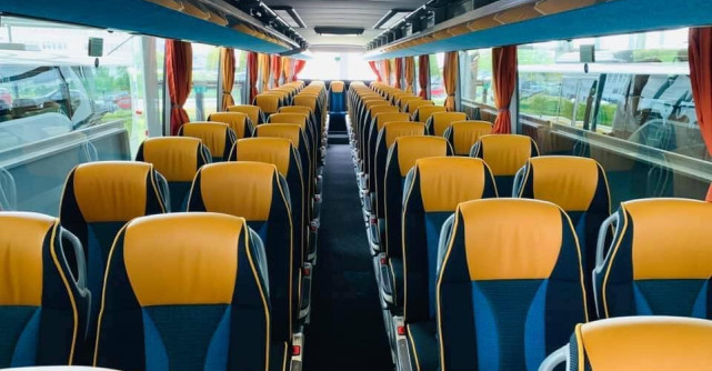 Hello Holidays le oferă românilor călătorii sigure prin Europa cu autocare de lux