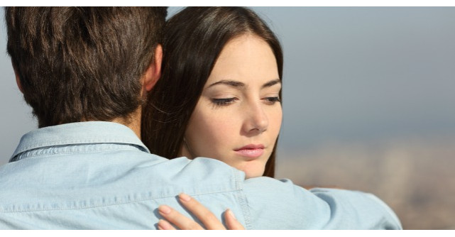 Sotul gelos isi controla de fiecare data sotia. Ce a facut femeia?