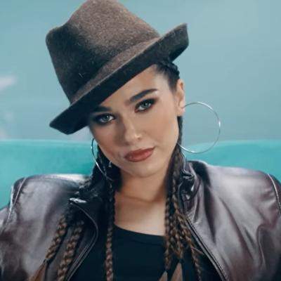 Theo Rose cântă despre o ”Dragoste nouă”