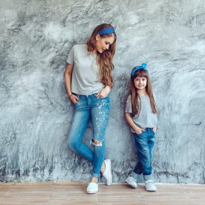 Tricouri personalizate pentru familie – distractie in 3