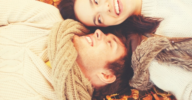 Incinge toamna si relatia de cuplu cu aceste miscari sexy!