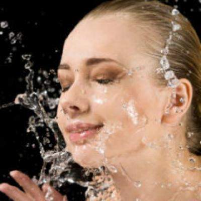 Despre tratamentul cu  Apa Vie - Ce ne dezvaluie specialistii dermatologi