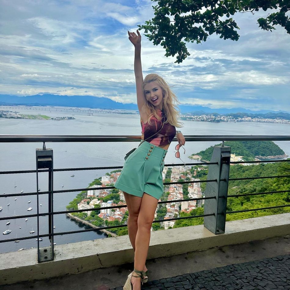 Andreea Bălan, concert de suflet la Ploiești: Orașul meu natal, am avut emoții mari. Ce a pățit artista în timpul concertului