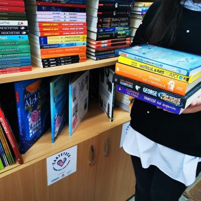 Libris si Salvati Copiii duc cărtile mai aproape de 33.116 de elevi cu acces limitat la lectură