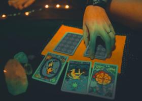Semnificația Cărților de Tarot: Ce simbolizează primele 11 cărți din Arcana Majoră?