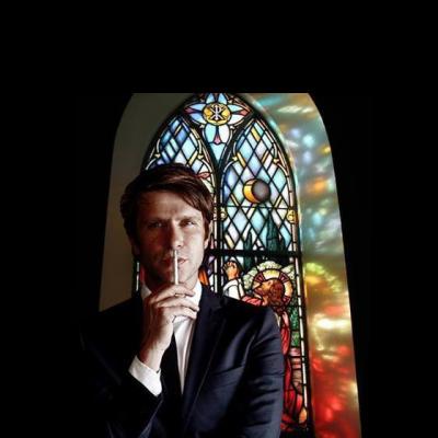 Avanpremiera: Derapaje, pauza de tigara din timpul unui priveghi. Cu Radu Iacoban