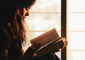 Cele mai frumoase citate despre iubire și vulnerabilitate din Insula copacilor dispăruți – Elif Shafak