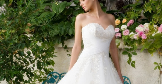 25 de Rochii de mireasa care iti subtiaza talia