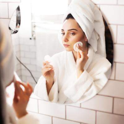 Ten mixt? Descoperă rutina de seară care echilibrează zonele grase și uscate în același timp