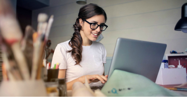 5 produse must have pentru confortul tău la birou: fă-ți munca mult mai ușoară!