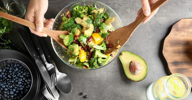 Trei pași pentru obiceiuri alimentare mai sănătoase