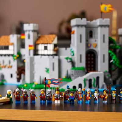 Grupul LEGO dă startul festivităților din această vară dedicate celei de a 90-a aniversări cu LEGO® CON
