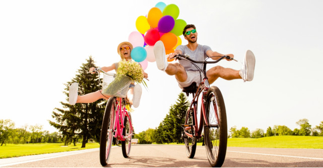 3 semne zodiacale pe care le salvează simțul umorului 