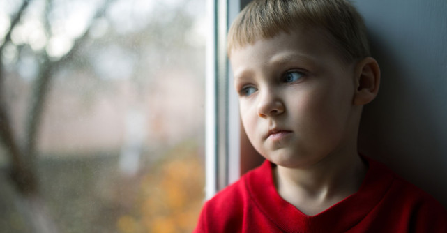 Cât de nocivă este pauza emoțională (time-out) în relația părinte-copil?