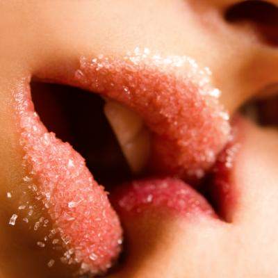  Video: Vezi aici cel mai sexy sarut al anului 2011