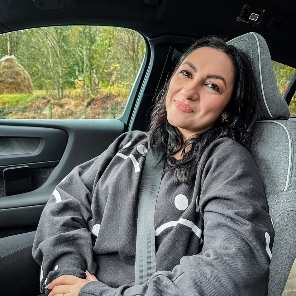 Andra le răspunde celor care au acuzat-o că a pierdut lupta cu kilogramele în plus: Sunt o grăsuță frumoasă...