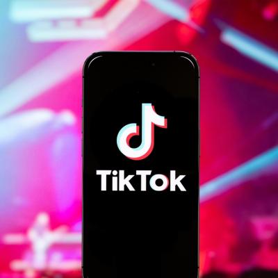Cum te ajută TikTok să recunoști conținutul AI de pe platformă