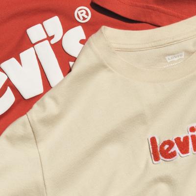 Levi’s prezintă noul Poster Logo pentru Primăvară/Vară 2022 inspirat din anii '70 