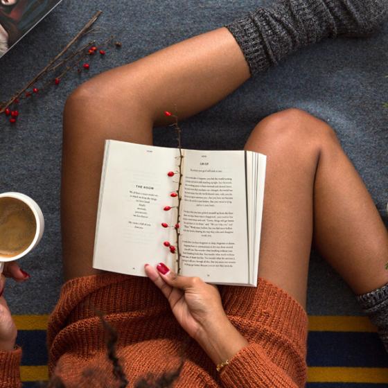 Rochia-pulover lungă de tot este ideală pentru zilele relaxate de weekend