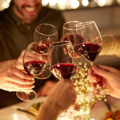 Secretele unui meniu festiv complet: De la platouri reci la deserturi spectaculoase